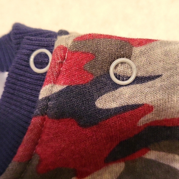 "New In Town" camo two piece sweatsuit - Picture 3 of 5